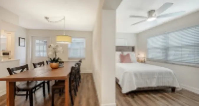 Elegant 2 Br + Den / Heated Pool / Steps to Siesta Beach