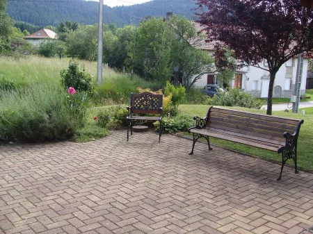 A CORNER OF PARADISE IN RENEUX - VERY CLOSE FOREST FOR PLEASANT WALKS