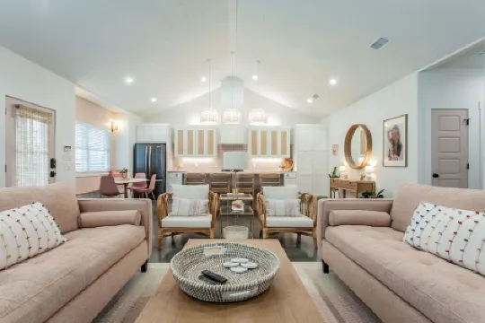 The Sterling House: Brand New Home Steps from Magnolia