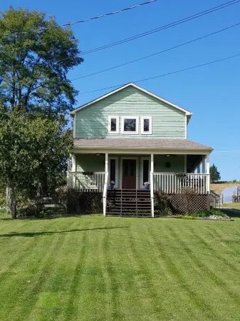 The Green Cabin-on-The Bourbon Trail