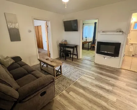 Cozy 1-bedroom flat in lovely Corning Hotels in Corning