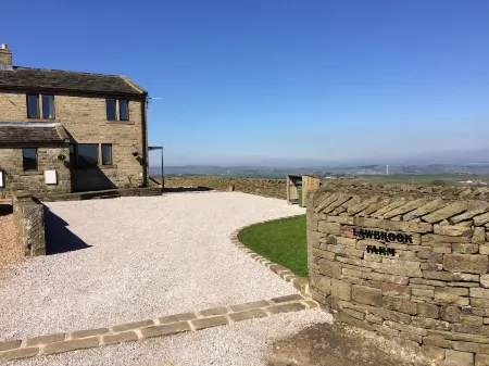 Law Brook Farm cottage with stunning views .