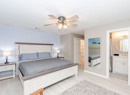 Charming Bay Breeze Escape