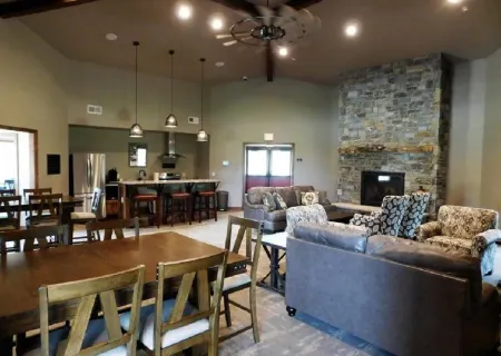 New 5 Bed 4 Bath Cabin, Fire Pit, Hot Tub, Arcade Games & All Paved Roads