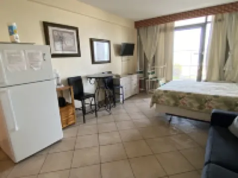 Oceanfront1st floor Hawaiian Inn - Pools Open