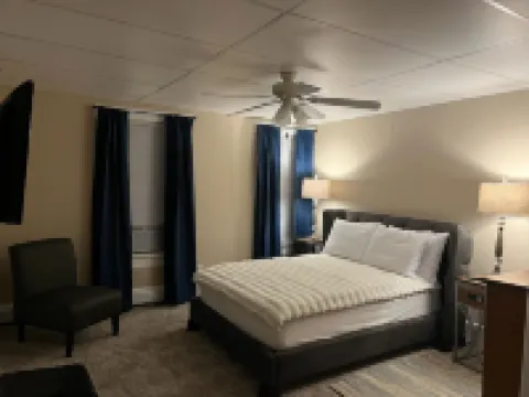 Charming 3-bedroom farmhouse 1 hour from Beaver Stadium