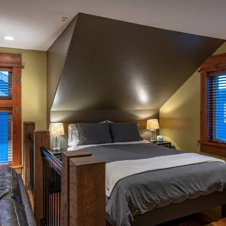 Mountain Studio - luxury finishes in upscale neighborhood, e-bikes included!