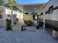 Couples paradise-king bed/AC/kayaks for your use/fishing/snorkeling/diving