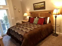 Snowbasin Lakeside Romantic Getaway. Luxuries, Hot Tub, Garage.