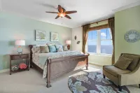 Oceanfront 3Br Condo w/ 450+ Sq Ft Glass Balcony & Stunning Views