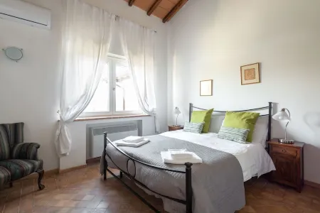 Luxe Roman Villa 25 minutes away from Rome | POOL, TENNIS COURT, FOOTBALL