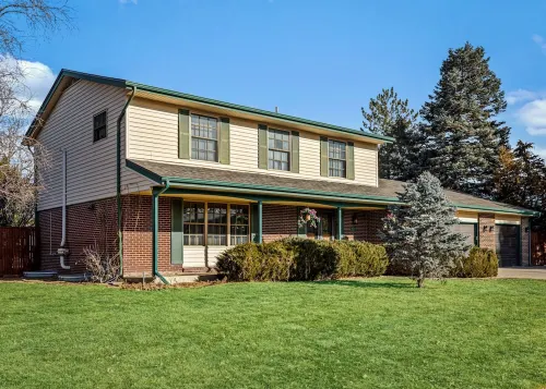 Newly Remodeled, Sleeps 12, Quiet neighborhood near it ALL, Pet Friendly