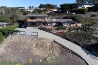 Beautiful Carmel House In a Perfect Location - Homestays