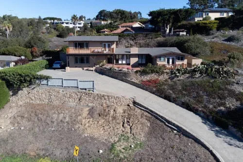 Beautiful Carmel House In a Perfect Location