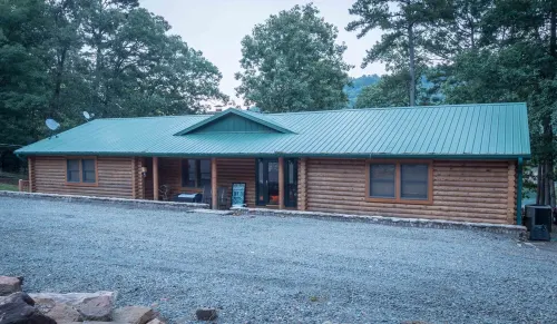 Wonderful Lake Front Home with amazing views and access to the water Hotels in Sugar Camp Township