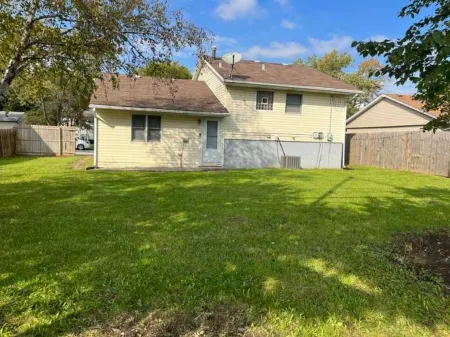 Beautiful Suburban Home 30 minutes from downtown Chicago!
