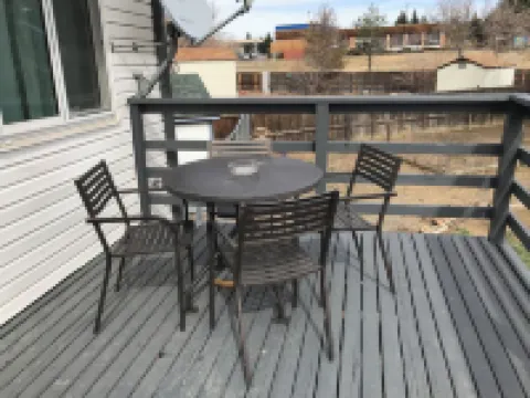 WELCOME TO YOUR HOLIDAY HOUSE with 4 bedrooms 2bathrooms