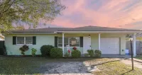 Happy Home - Fenced yard - 5 Min to Beach - Pets - 2 BR, 1 BA