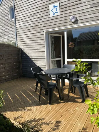 Seaside house in a residence at Le Conquet 400m from the white sablons beach Отели в г. Ле-Конке