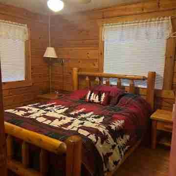 Cozy 3 Bed 2 Bath Cabin located next to Three Bears Resort in Warrens Wisconsin Rooms