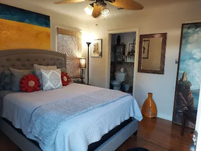 Custom Designed Bedroom & Bath. Easy Metro to SoFi & Crypto/ sm Dog ok w Fee