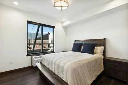 Brand New Nucleus Loft Near Glacier National Park Отели рядом с достопримечательностью «Montana Vortex and House of Mystery»