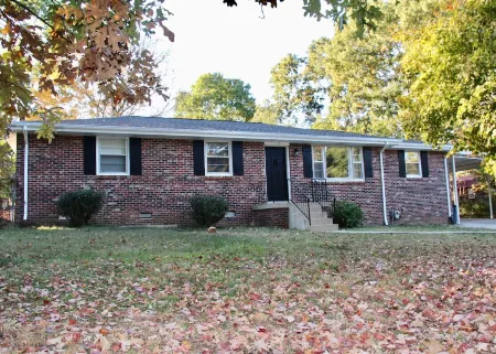Quiet 3 Bedroom Home Close To Nashville