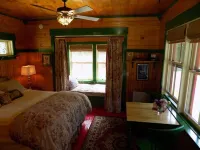 Camp RiverWood on the Hudson River 네츄럴 스톤 브리지 & 케이브즈 주변 호텔