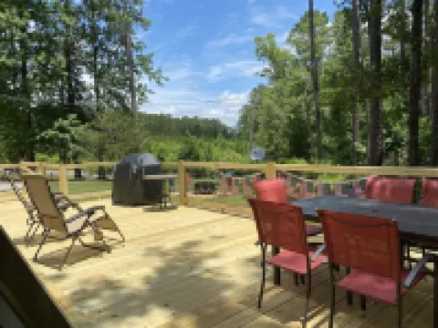 Lakefront Cabin on West Point Lake, Private Dock, Fire Pit! Near Lagrange チェンバースのホテル