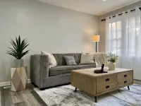 Entire- 3BR Stylish and Cozy Home - 10 min from post and downtown