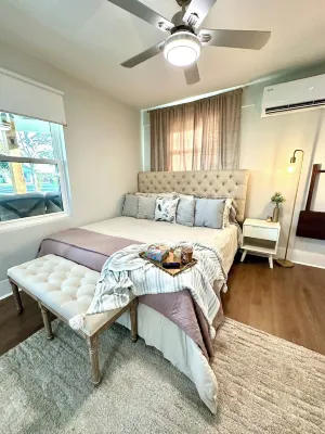 STUDIO APARTMENT BLOCKS FROM DOWNTOWN-NEWLY RENOVATED