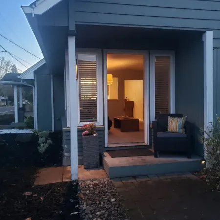 <br>~Keasington House, a Mid Century Gem in Hucrest.  2bdrm, 2bath