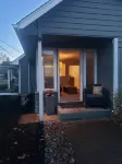 <br>~Keasington House, a Mid Century Gem in Hucrest.  2bdrm, 2bath Hôtels à proximité de : Umpqua Valley Liquor Outlet