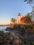 Relax at our Cozy Cottage in the heart of Eagle Harbor