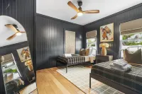 ☀Captains Cottage☀ 0.2 miles to water! Minutes to Singer Island & Peanut Island!