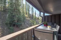 Red Sled at Hi Country Haus - 2 bed, 2 bath with a shuttle stop.