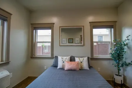 Heart Trail Lookout Unit 2 BRAND NEW 2024 HOT TUB and “The Griz” Cold Plunge! Отели в г. Коконино