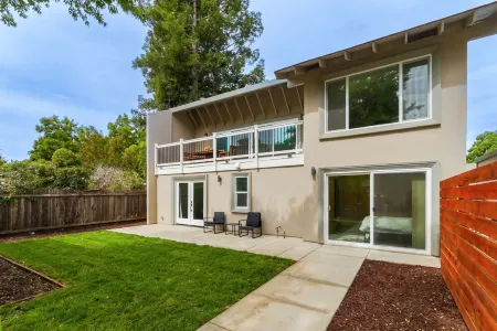 Village Homes: Elegant Serene Retreat