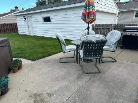 Cozy Home with HOT TUB