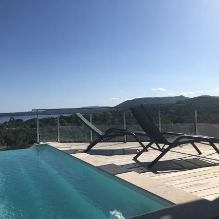 10mn beach, Standing Villa, top sea view, fiber internet, heated pool, jacuzzi