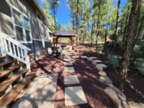 Luxurious Tiny Cottage-Relax-Hike-Fish-Eat!!
