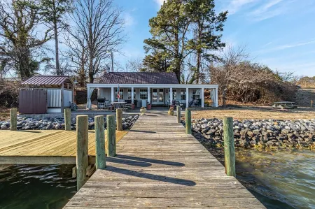 The Crab Shack on Carter's Creek