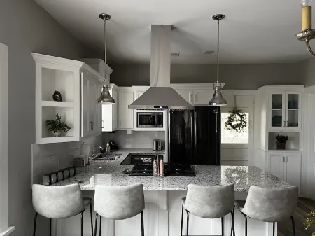 HazelHouse 1920’s BEAUTIFUL 2bed/1bath, Pet-Friendly WIFI