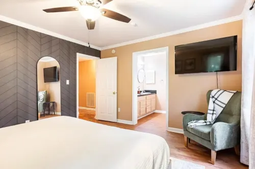 Gather in This Spacious Home with Games and a Fire Pit - Perfect for Families