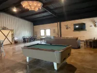 The Rustic Udder-3 Queen 2 Twin/1 bath 15 min to Choctaw Casino