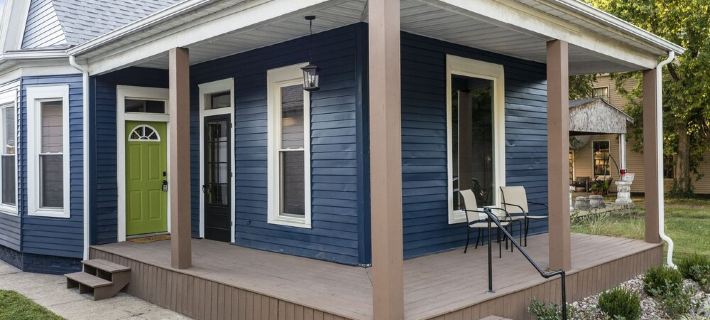 Luxury @  LaFayette Place, downtown New Albany. Minutes to Louisville. Hotels in Floyd County