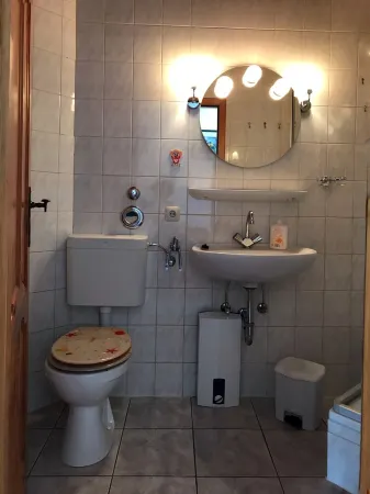 Upper floor apartment with a view Отели в г. Мехерних