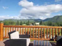 Rustic 2 Bedroom Cabin, 2 Baths,  Sleeps 4, 2 Minutes From West Glacier