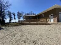 Prime Sunsets, Great Kayaking, Huge Yard, Volleyball Court, and Free Firewood Hotel a Gardner