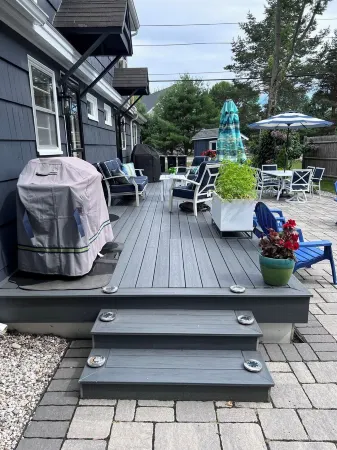 Midcentury Modern 2 Bedroom Village Oasis Отели рядом с достопримечательностью «Ae Home»